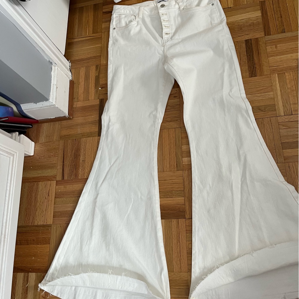 Forever 21 high waisted flare white jeans, size 31